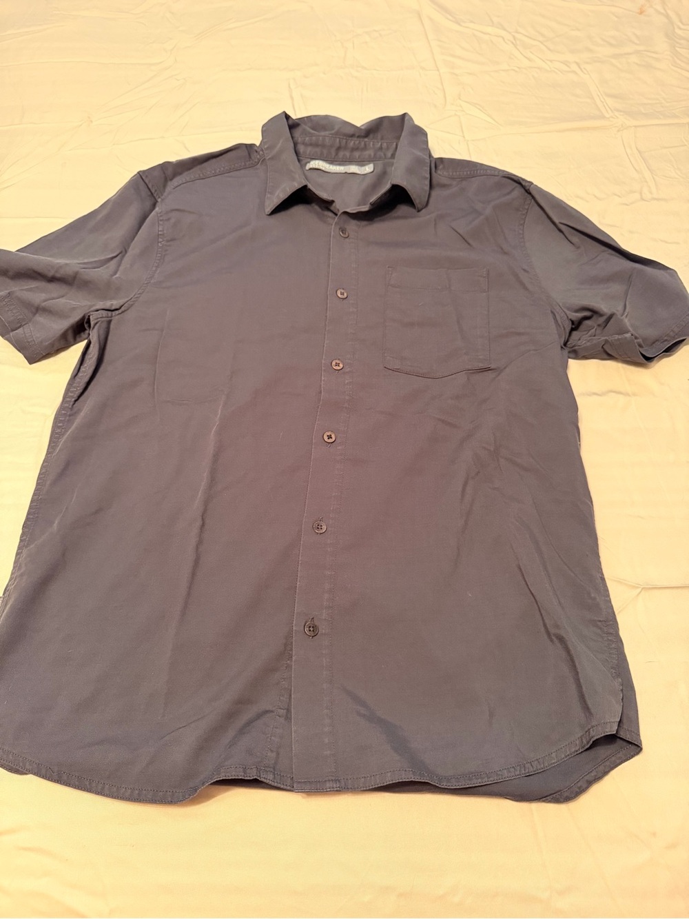 Icebreaker Men's Short Sleeve Button-Down Shirt - Charcoal